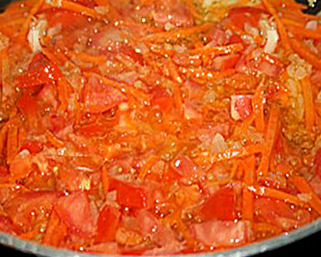 зажарка для щей из лука, моркови и паприки
