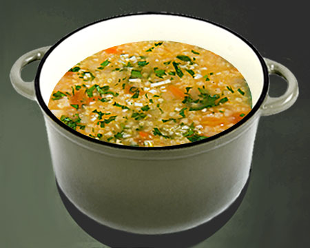 Чесночный суп с пшеном в кастрюле