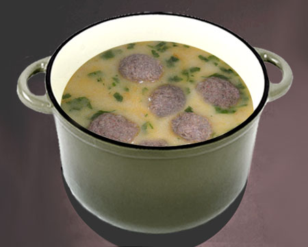 Сырный суп с фрикадельками в кастрюле