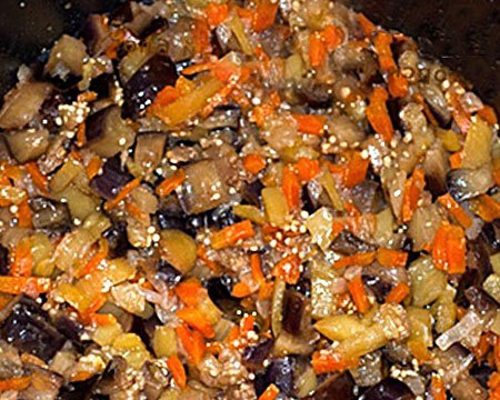 зажарка из лука, баклажан, моркови и паприки